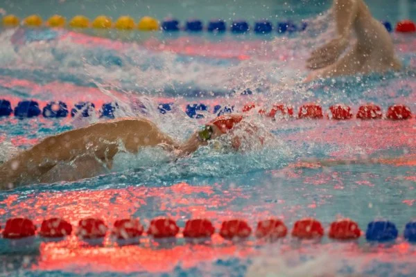 swimming race competition